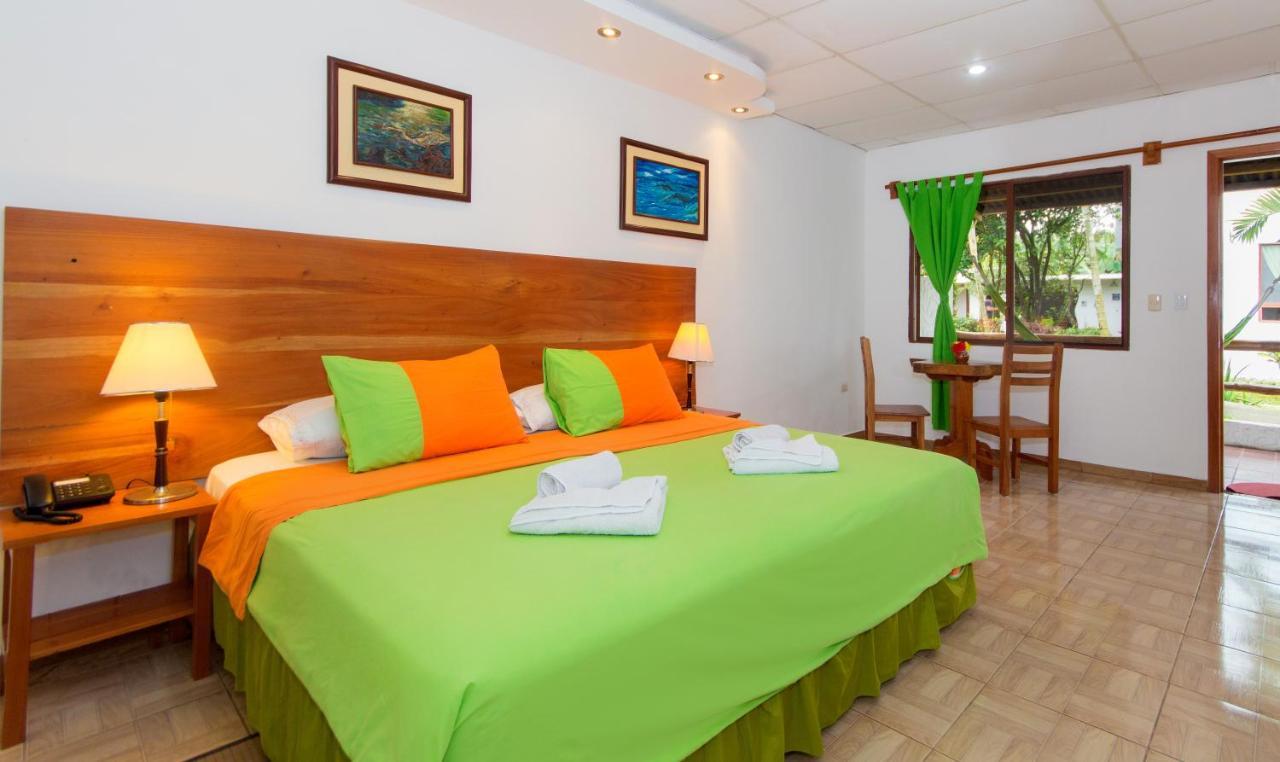 פורטו איורה Hotel Twin Galapagos מראה חיצוני תמונה